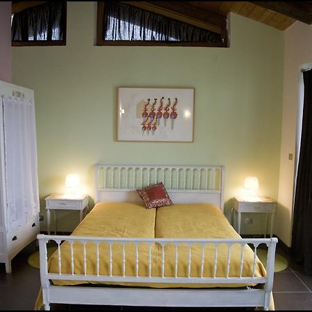 Il Giardino Di Iside Bed & Breakfast Roletto Exterior photo
